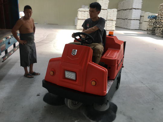 工廠(chǎng)掃地機(jī)怎么用？為什么工廠(chǎng)要使用掃地機(jī)