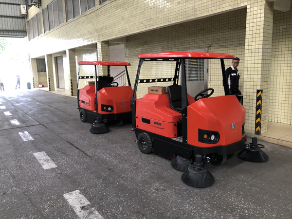 石材廠適合用哪種類型的掃地機(jī)