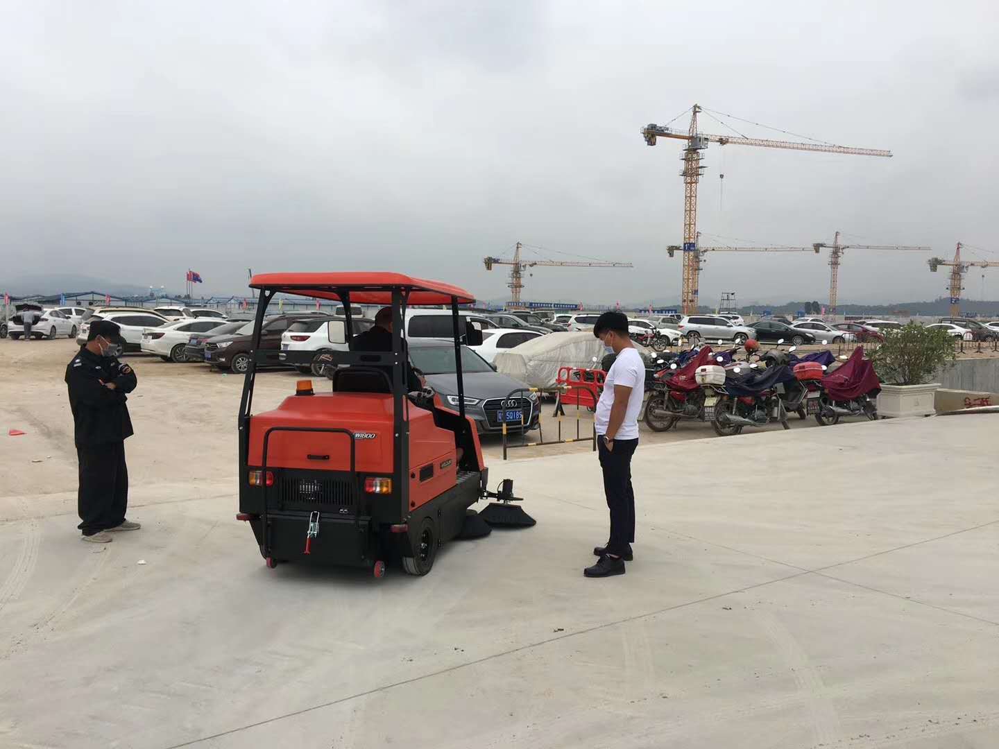 工廠掃地機哪個品牌好？如何選擇