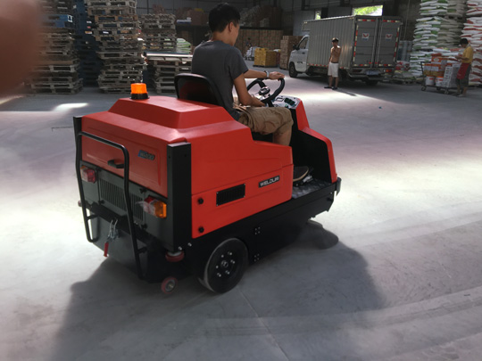 工廠掃地機(jī)多少錢一臺(tái)？掃地機(jī)廠家回應(yīng)