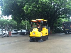 長(zhǎng)沙哪里有掃地機(jī)廠家,掃地車(chē)好不好用