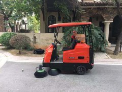 環(huán)衛(wèi)掃地機(jī)有哪些性能和特點(diǎn)