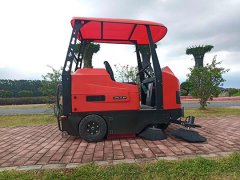電動(dòng)掃地車底盤需要維護(hù)嗎