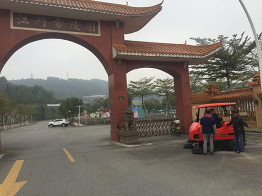 不同類(lèi)型掃地車(chē)的差異
