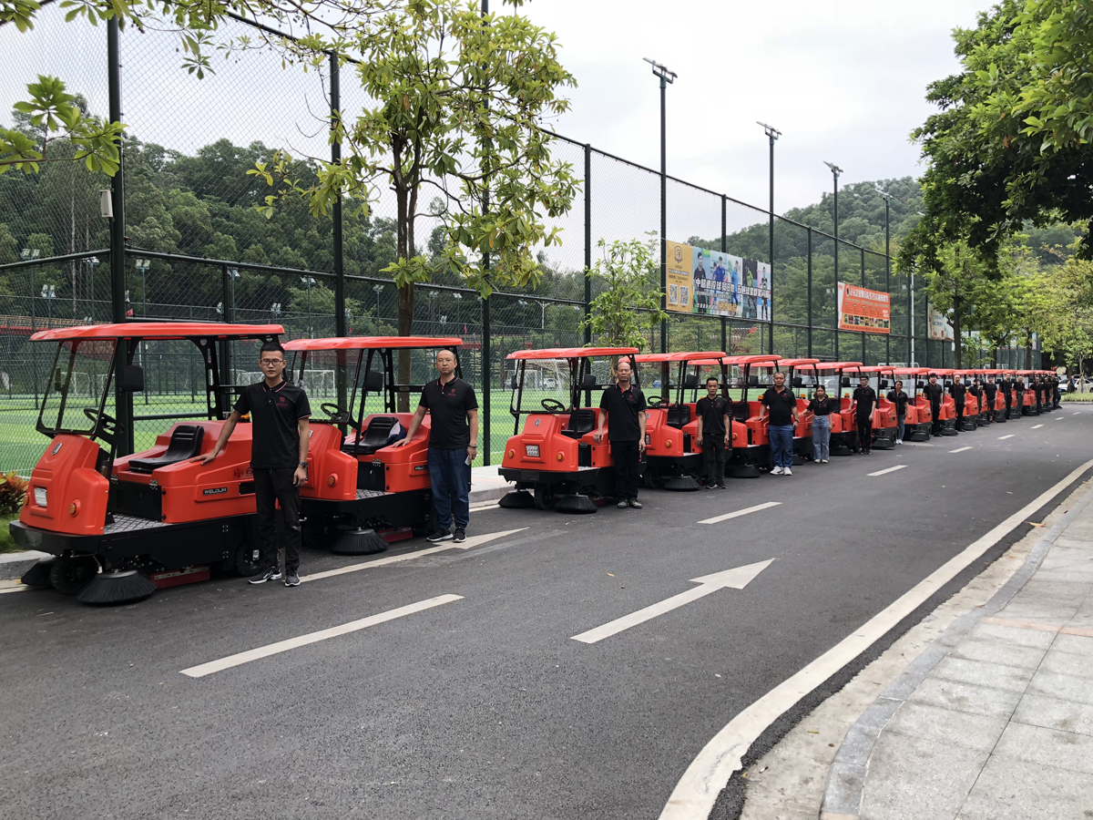 小區(qū)掃地車多少錢一輛
