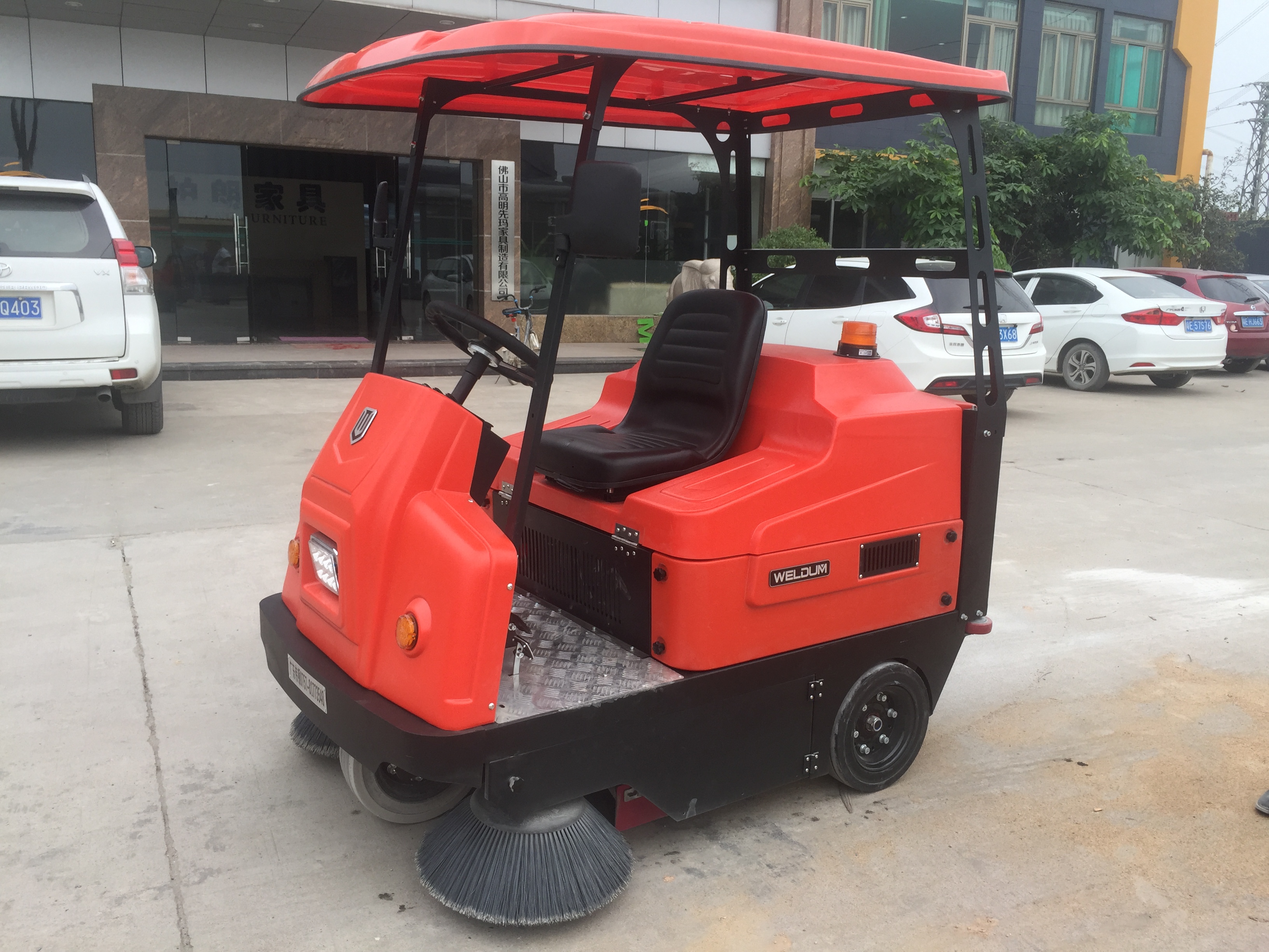 電動掃地車適合在哪些場所使用