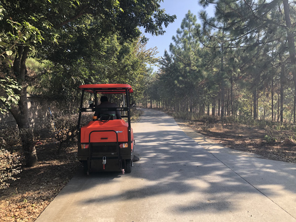 小區(qū)掃地車好不好用？清潔效率怎么樣